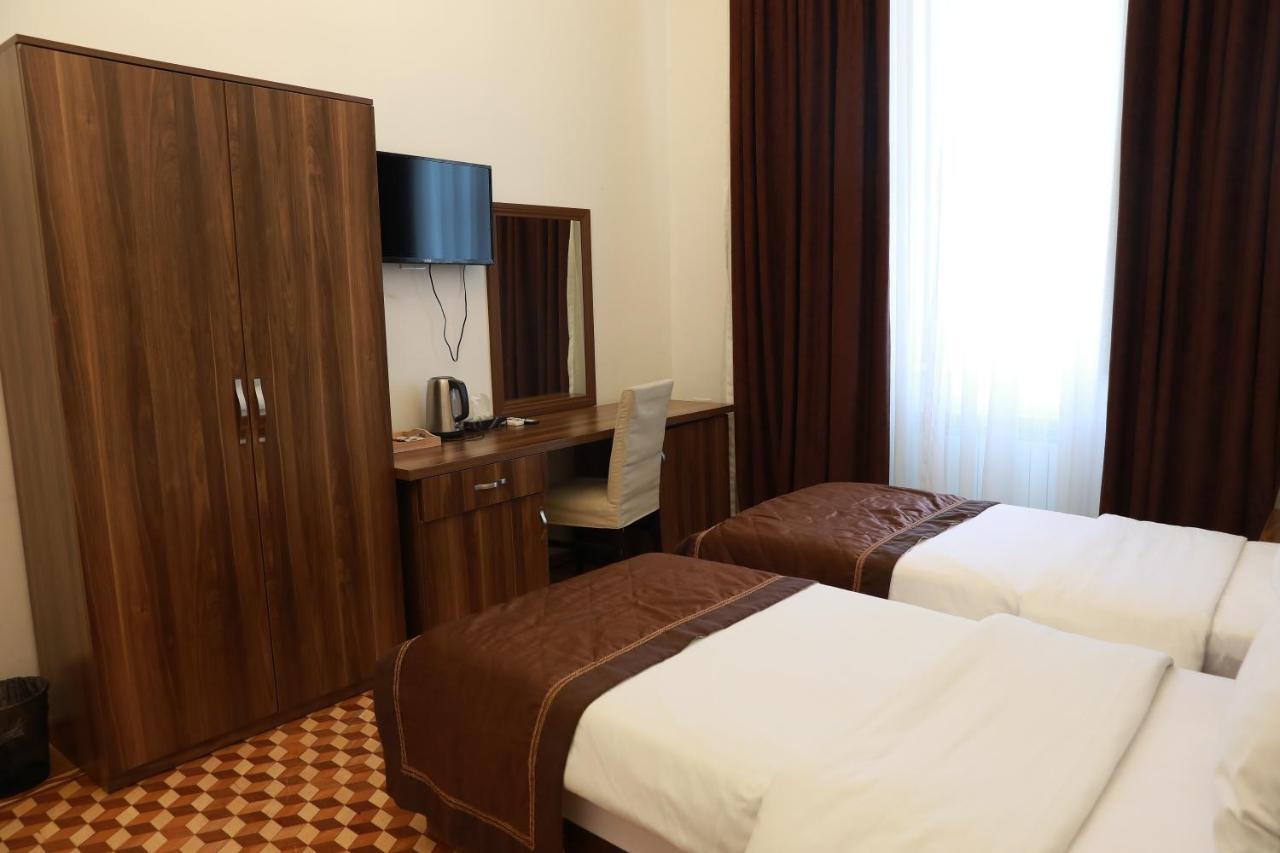 Malakan Hotel Baku Luaran gambar